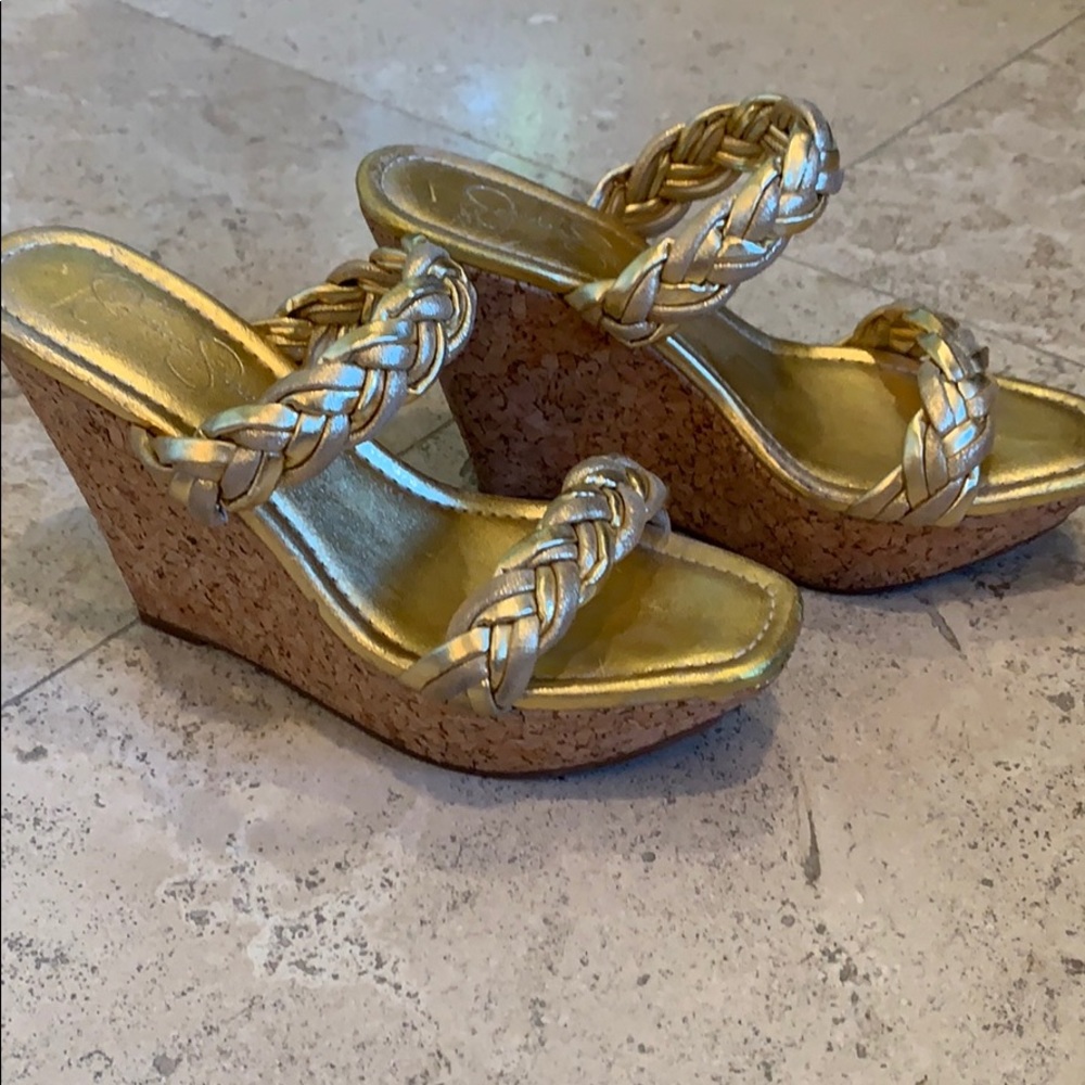 Jessica Simpson gold rope wedgie